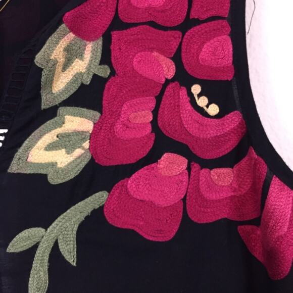 NWT Fashion People | Floral Embroidered Top Sz S - Picture 4 of 6